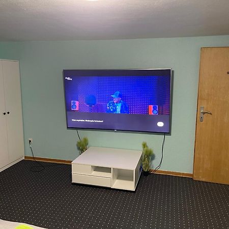 Chambre Avec 3 Lits 特里尔 外观 照片