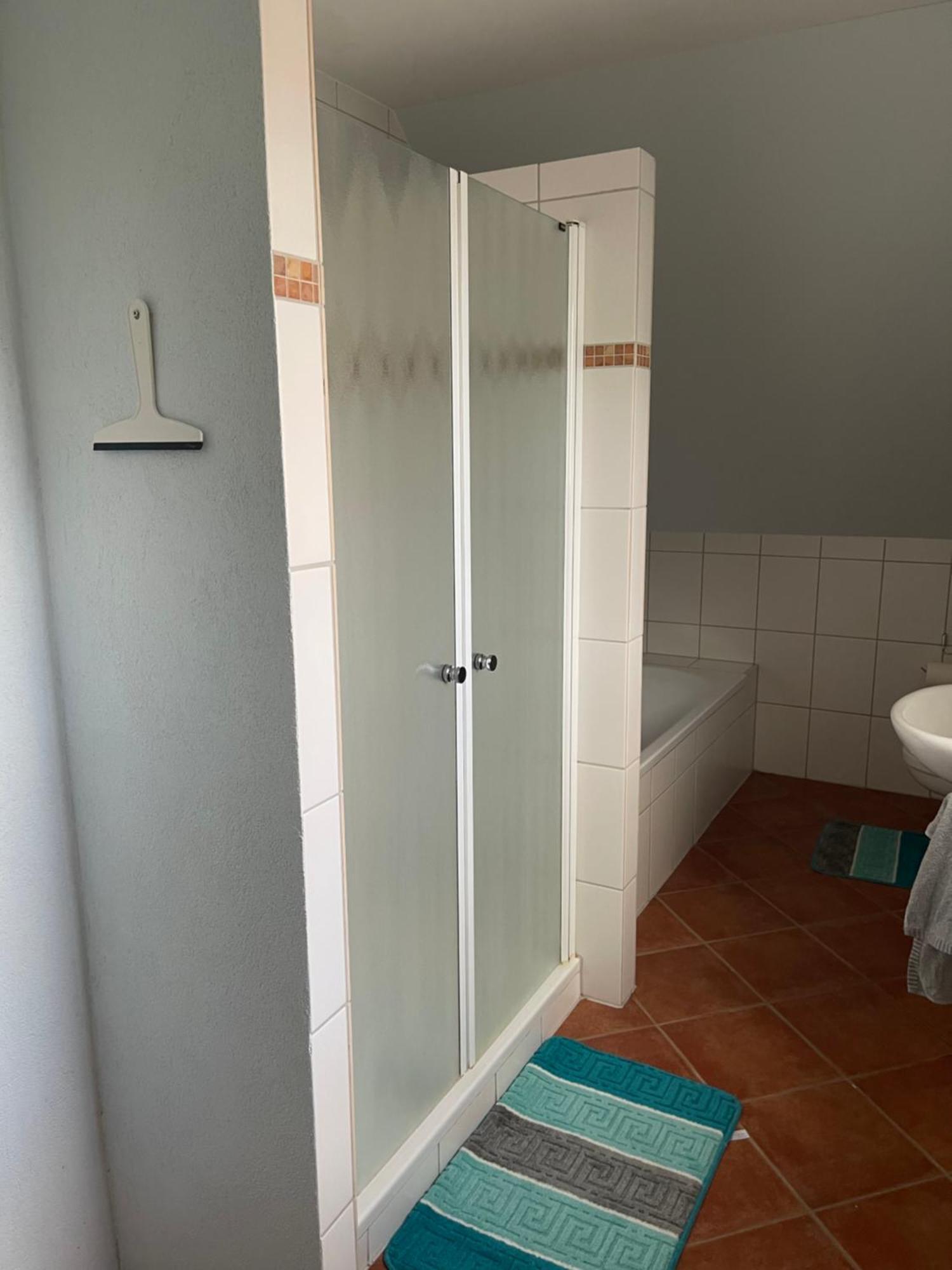 Chambre Avec 3 Lits 特里尔 外观 照片